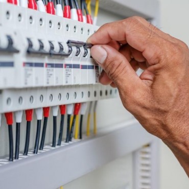 Instalação Elétrica Dedicada Disjuntores Ar-Condicionado em Ahú em Curitiba