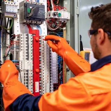 Manutenção Elétrica Preventiva em Ahú em Curitiba